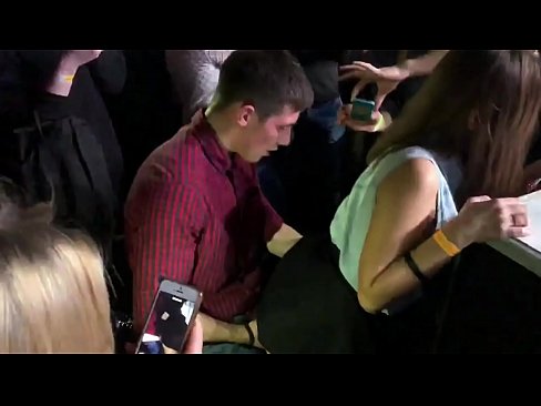 ❤️ Todellista seksiä venäläisessä yökerhossa. 18-vuotias venäläinen tyttö peräaukkoon ja emättimeen nussittu yökerhossa ️❌ Porno at fi.pornplaybb.ru ❤